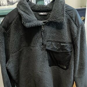 Mens North Face long sleeve fleece pullover xl